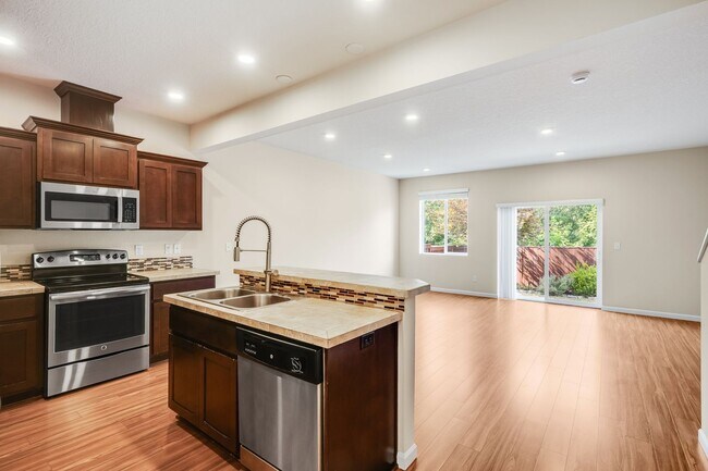 Foto del edificio - Beautiful 3 Bed, 3 Bath Rental Home in Happy Valley Neighborhood!