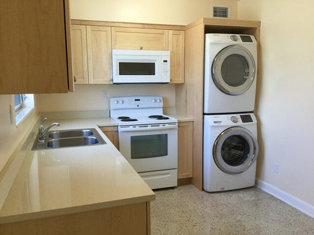Building Photo - 1315 1st Street