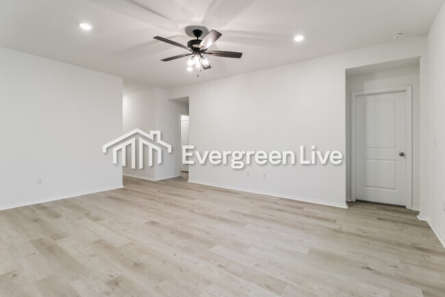 Building Photo - 169 Meadow Dr