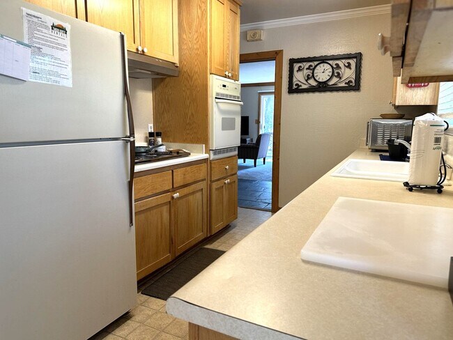 Foto del edificio - Deer Xing Retreat (3-6 month lease only)