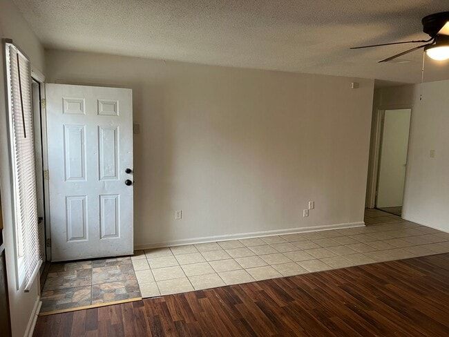 Building Photo - 172 Cherokee Cir