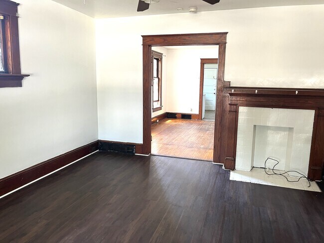 Foto del edificio - 1158 Brown Ave