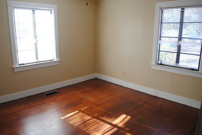 Foto del edificio - 3BR Brick House