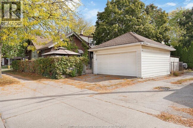 Building Photo - 1501 Dougall Ave