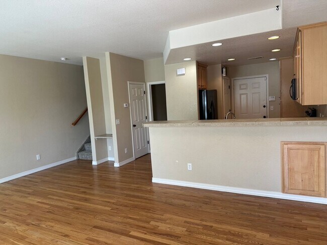 Building Photo - Beautiful large 3 bedroom Cheyenne Mountai...