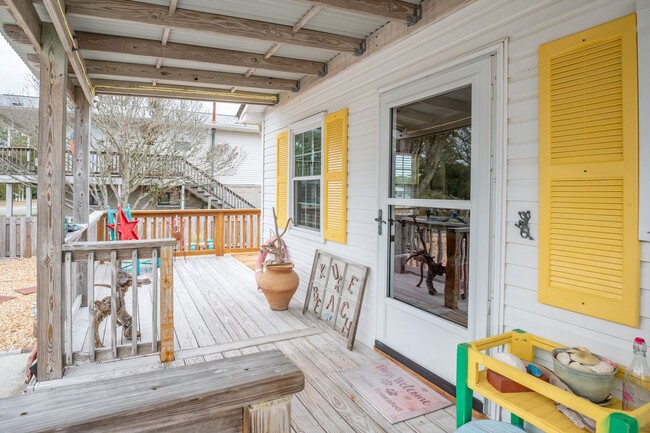 Building Photo - Beach Medley - Summer Beach Cottage For Rent