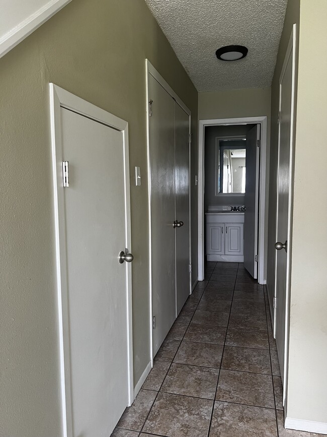 Building Photo - 4352 Rue de Belle Amie