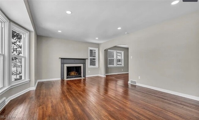 Foto del edificio - 13614 Cedar Rd