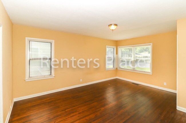 Foto del edificio - 913 E 37th St