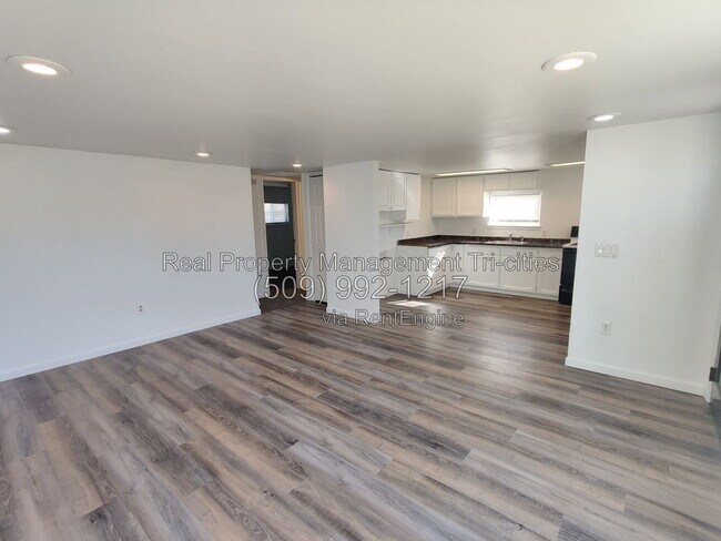 Foto del edificio - 1110 Potter Ave