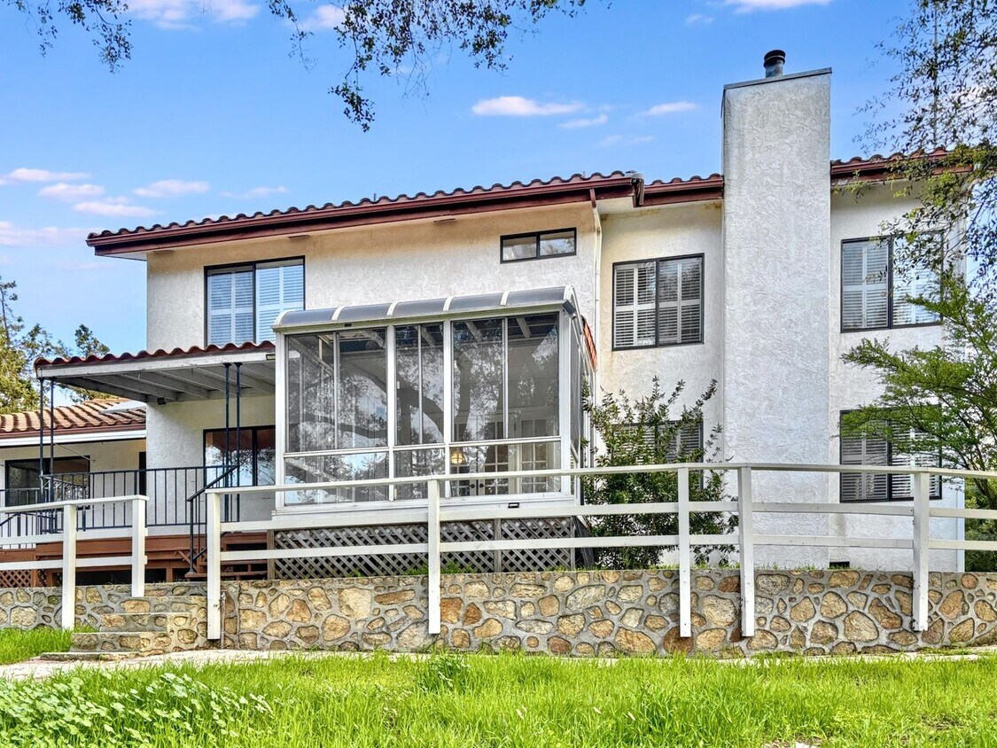 Primary Photo - 3 Bed & 2.5 Bath House in Fallbrook, CA / ...