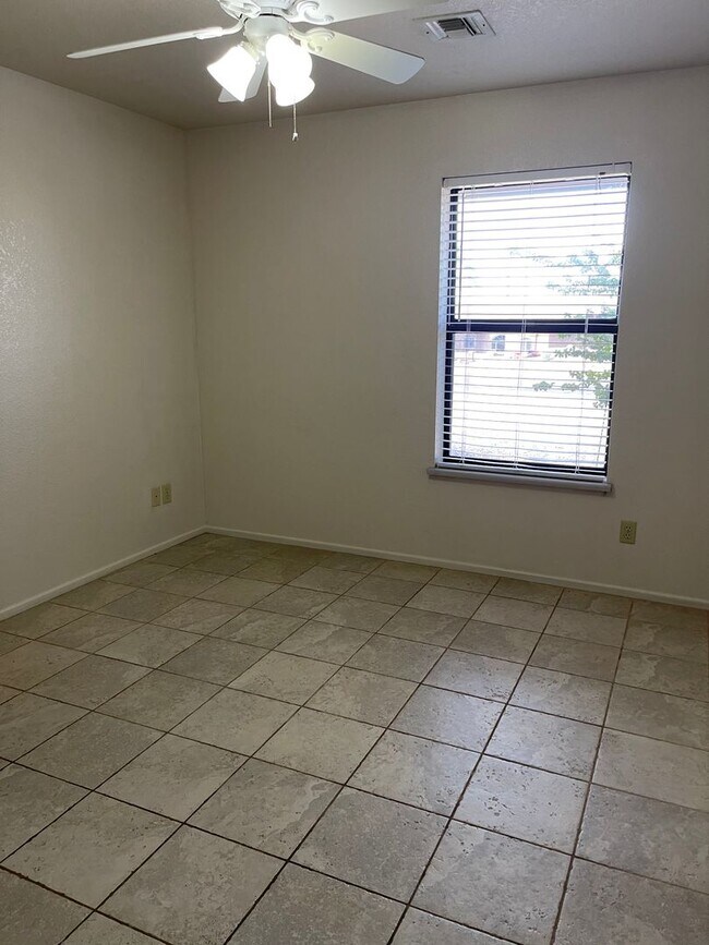 Building Photo - Unfurnished Long Term Rental