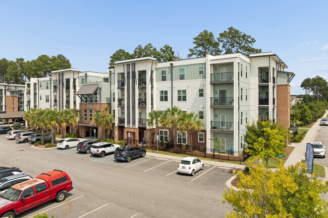 Foto del edificio - Restore at Carolina Park 55+ Apartment Homes