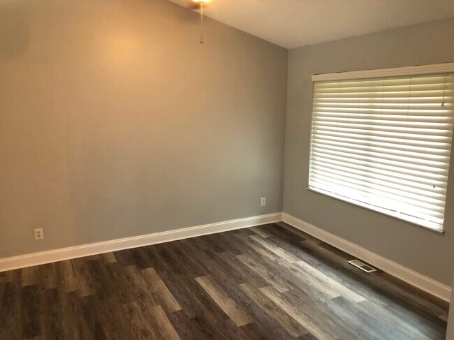 Building Photo - 941 Guildford Ct