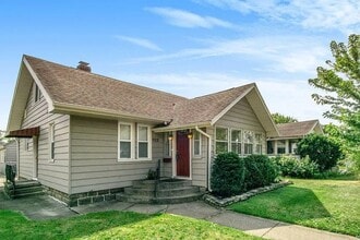 Building Photo - 922 Roberts St