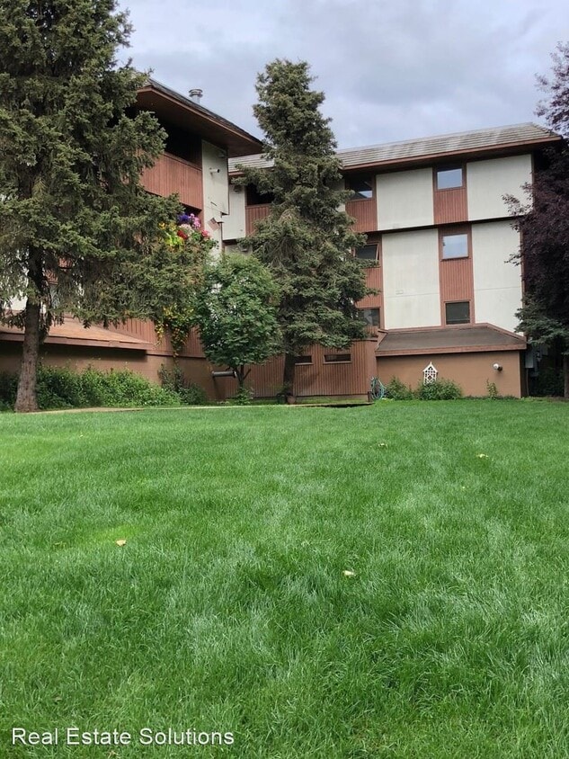 2 br, 2 bath House 8505 Jewel Lake Road 16 House Rental in