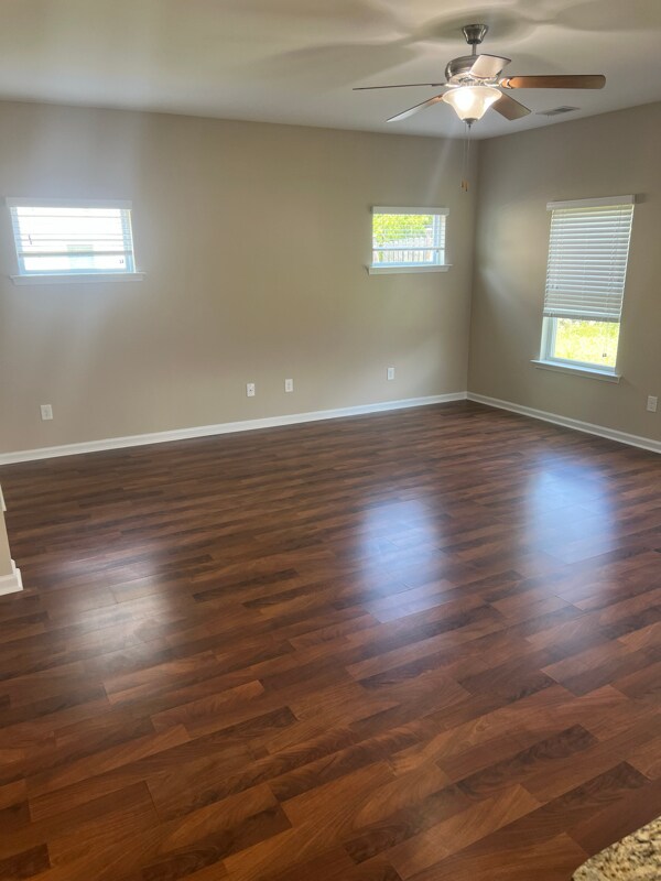 Building Photo - 178 Whispering Oak Ln