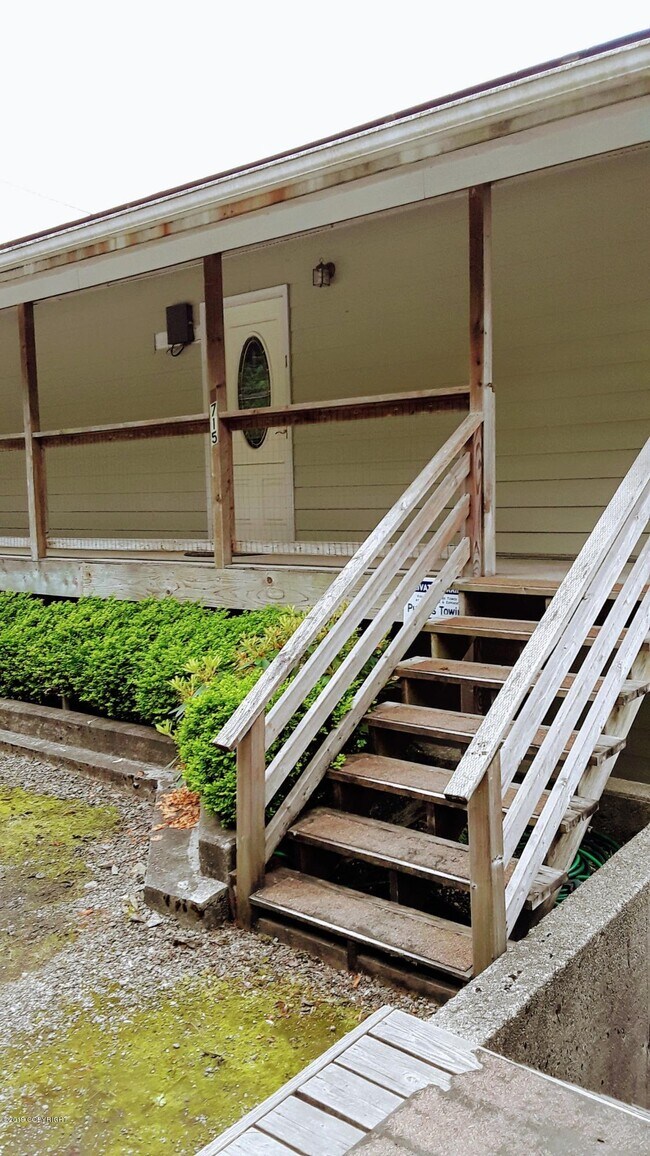 Building Photo - 1715 2nd Ave