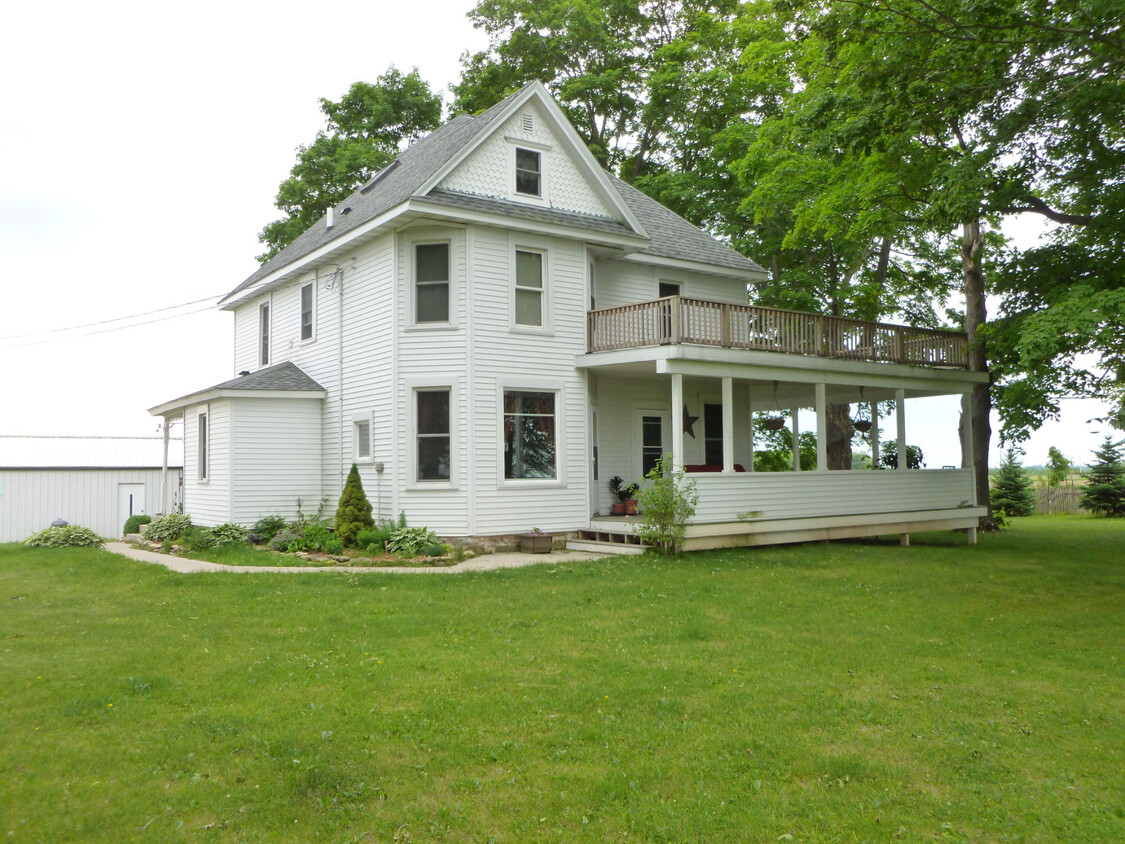 Large, 2-Level Porch/Balcony - 3375 McSherry Nihles Rd