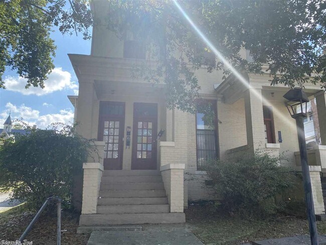 Foto del edificio - 307 E 7th St