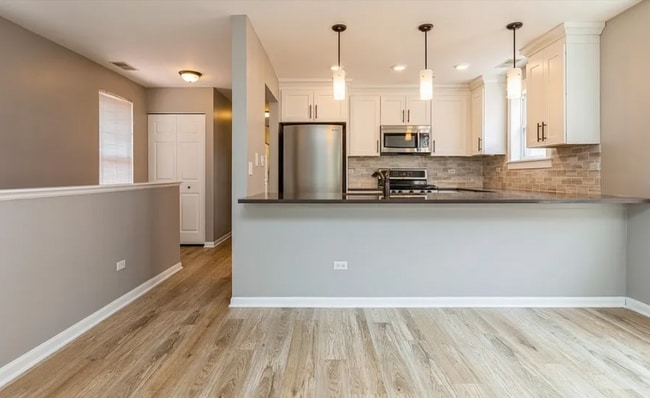 Building Photo - 1471 N Larrabee St