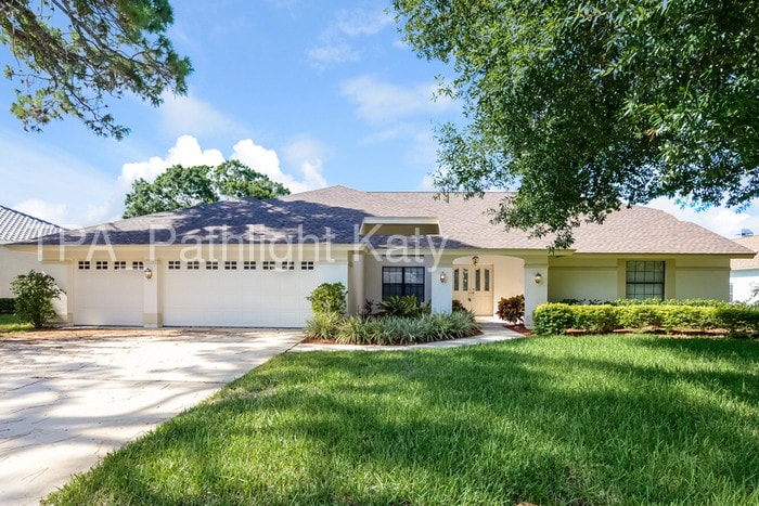Primary Photo - 3740 Embassy Cir, Palm Harbor, FL, 34685
