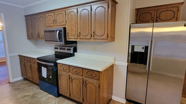Foto del edificio - 253 Chickering Rd