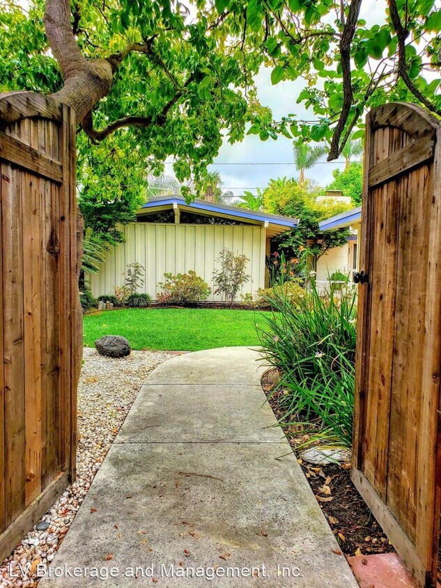 Primary Photo - 2 br, 2 bath House - 3127 Volk Ave.