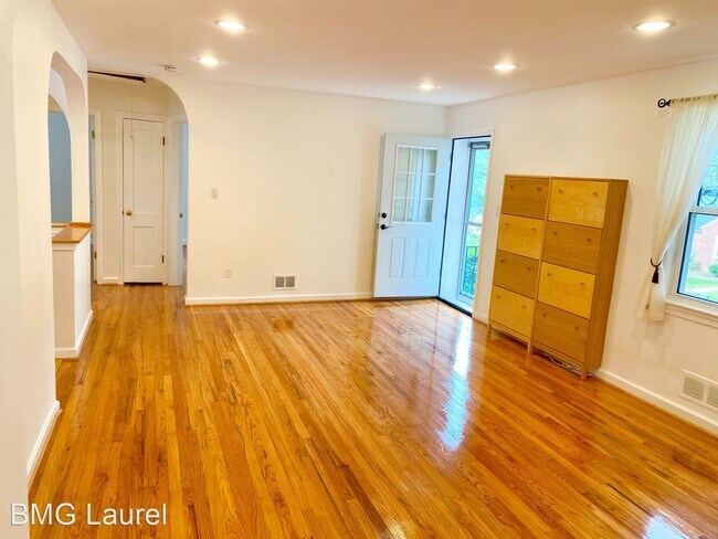 Foto del edificio - 3 br, 3 bath House - 2708 Fenimore Rd