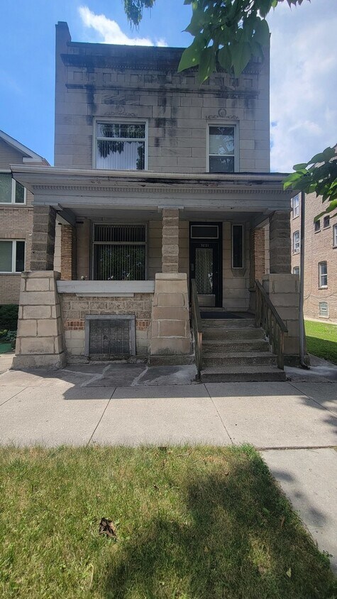 Primary Photo - 3231 W Flournoy St