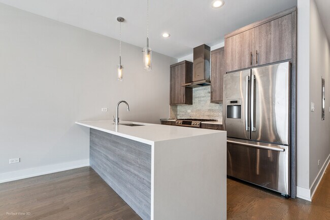 Foto del edificio - 2740 W Chicago Ave