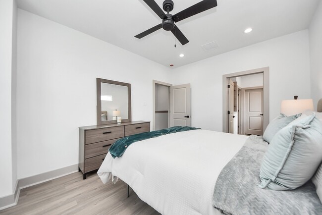 Building Photo - 5309 Kindred Gdn Ln