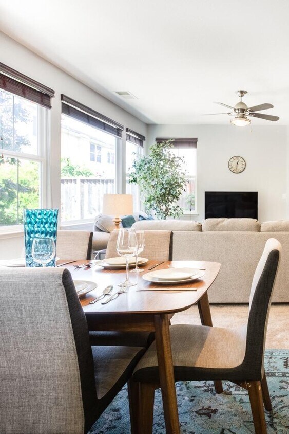 Foto principal - 4696 Snead Dr