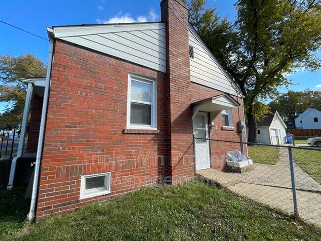 Foto del edificio - 1004 N New Florissant Rd