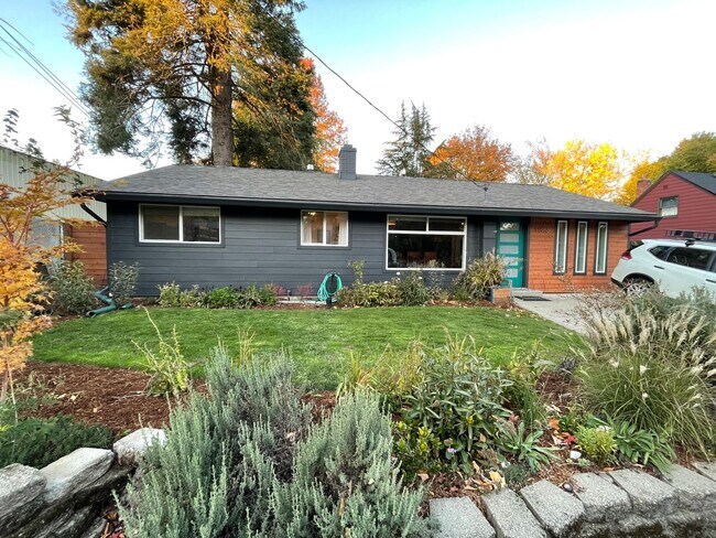 Foto del edificio - Charming 3 Bed 1 Bath Central Beaverton ~ ...