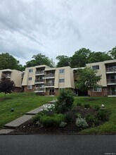 Building Photo - 234 Fox Run Ln