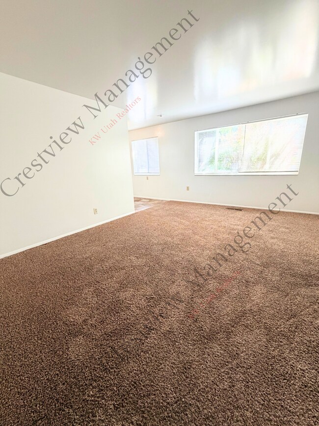 Foto del edificio - 549 Stringham Ave