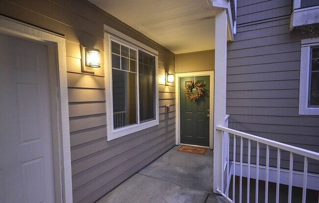 Foto del edificio - Beautiful 2 Bedroom Condo in Sammamish