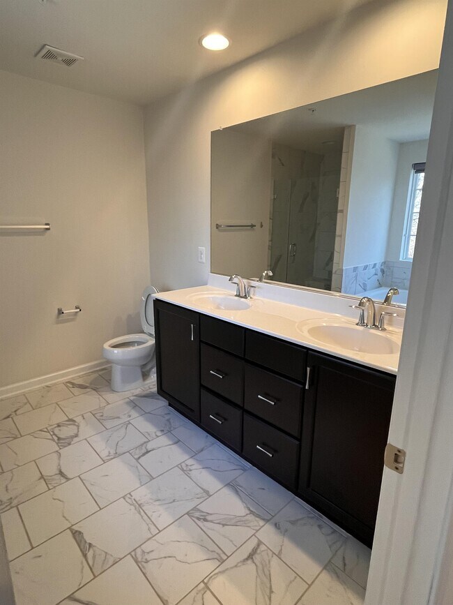 Foto del edificio - 5660 Scott Ridge Pl