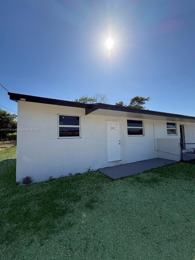 Building Photo - 26703 SW 138th Ct