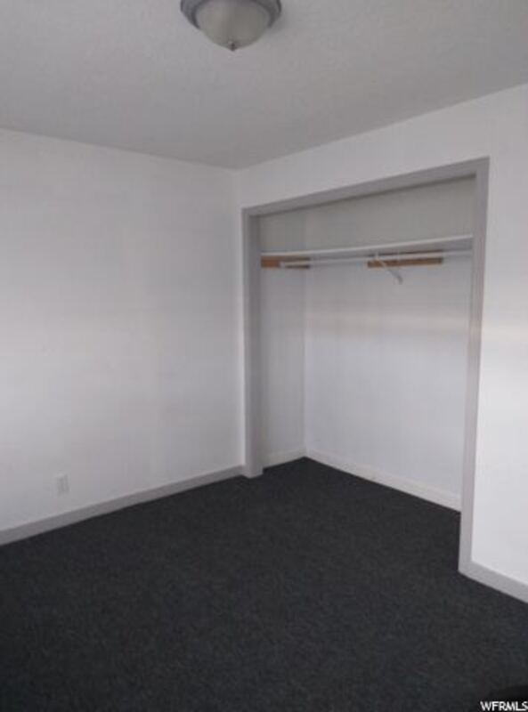 Building Photo - 2590 Robin Road - 2594
