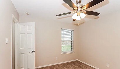 Building Photo - 5914 Rosemary Circle