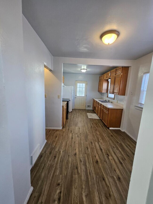 Foto del edificio - 370 Ahnaip St