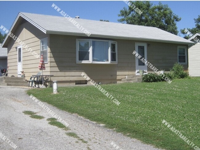 Building Photo - 1508 N 1732 Rd