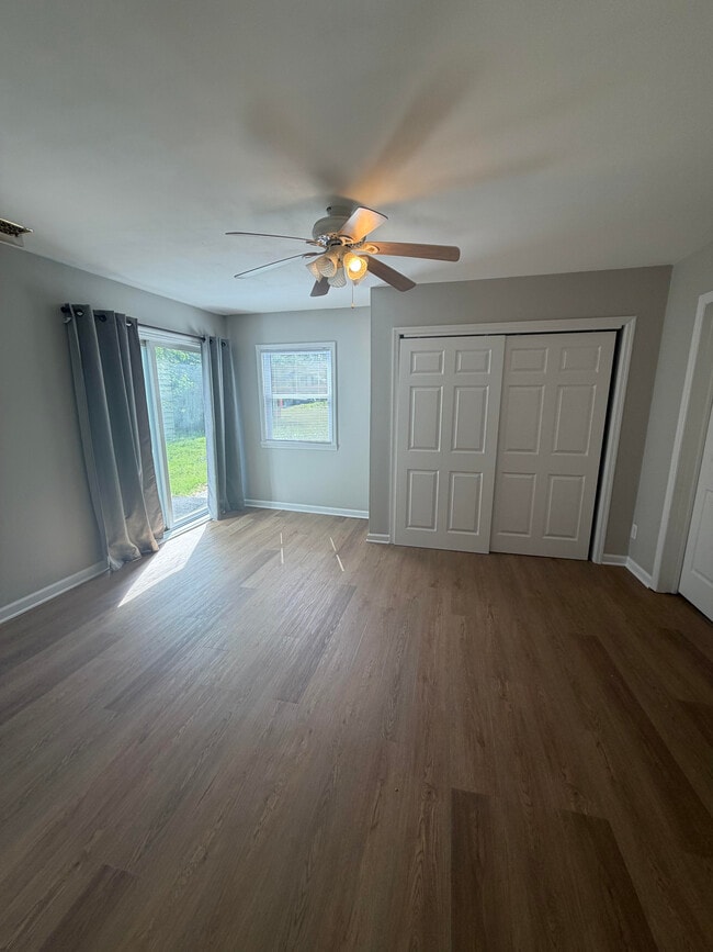 Primary bedroom with walkout, large closet, en suite bathroom - 209 Kingsley Rd