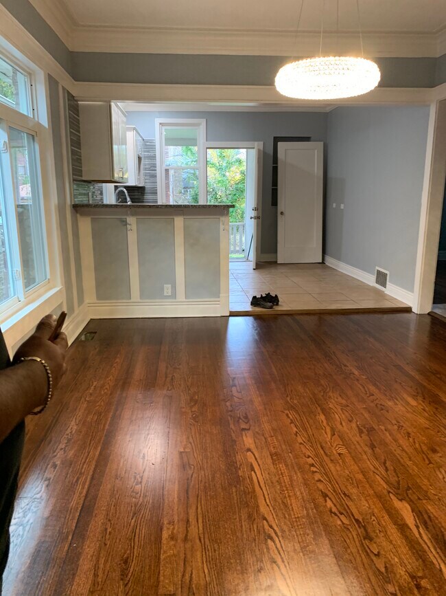 Foto del edificio - 8109 S Dorchester Ave