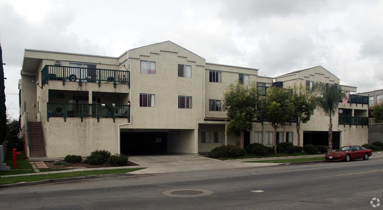Foto del edificio - 1820 S Broadway