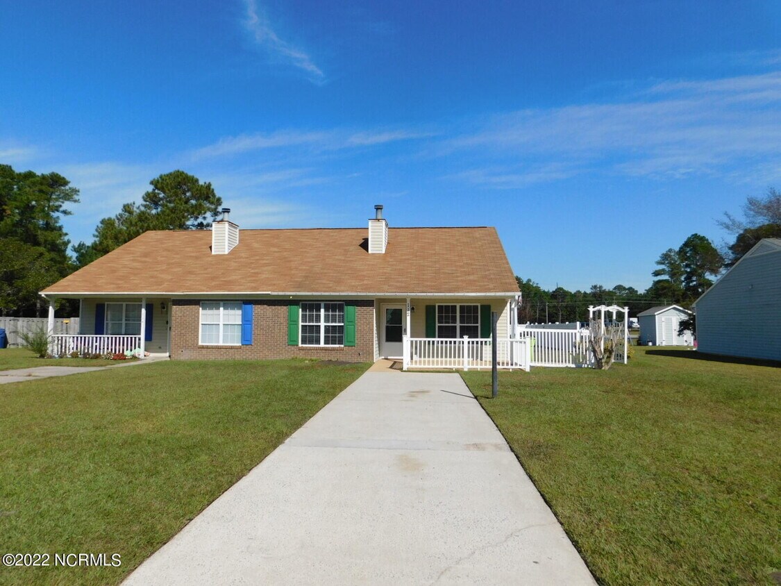 Primary Photo - 112 Jenny Ln