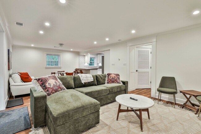 Foto del edificio - 410 Thornton Ln