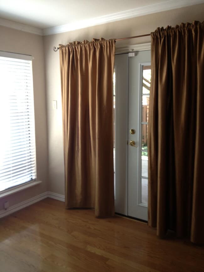 Foto del edificio - 3136 Pin Oak Ct